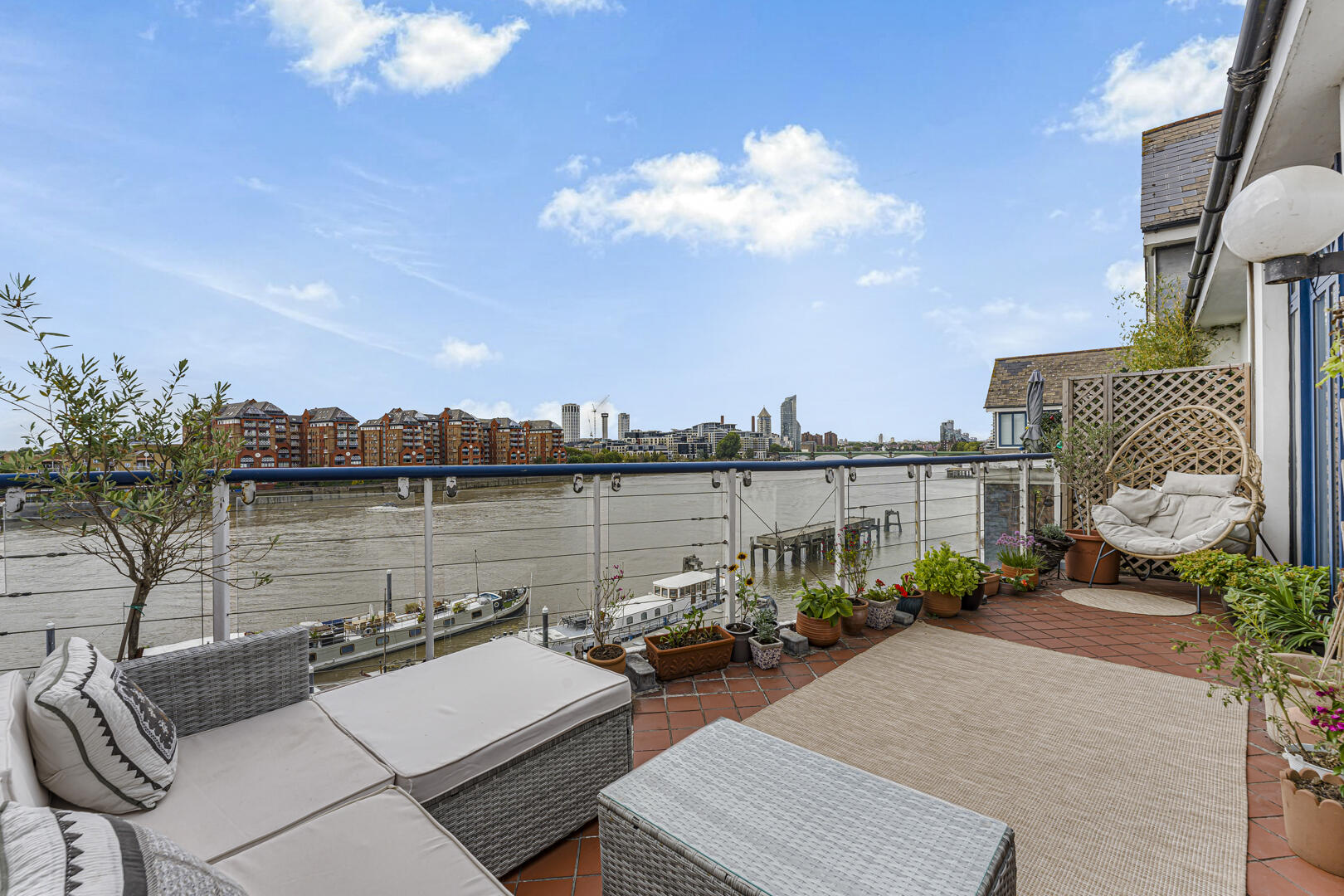 Plantation Wharf, Clove Hitch Quay, London, SW11